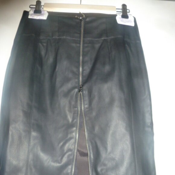 Express “leather” midi pencil skirt. Size 6 - Picture 9 of 13
